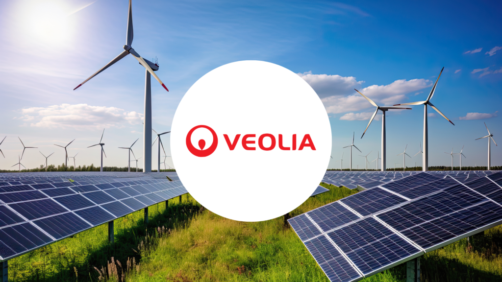 logo Veolia sur un fond de panneaux solaire et éoliennes